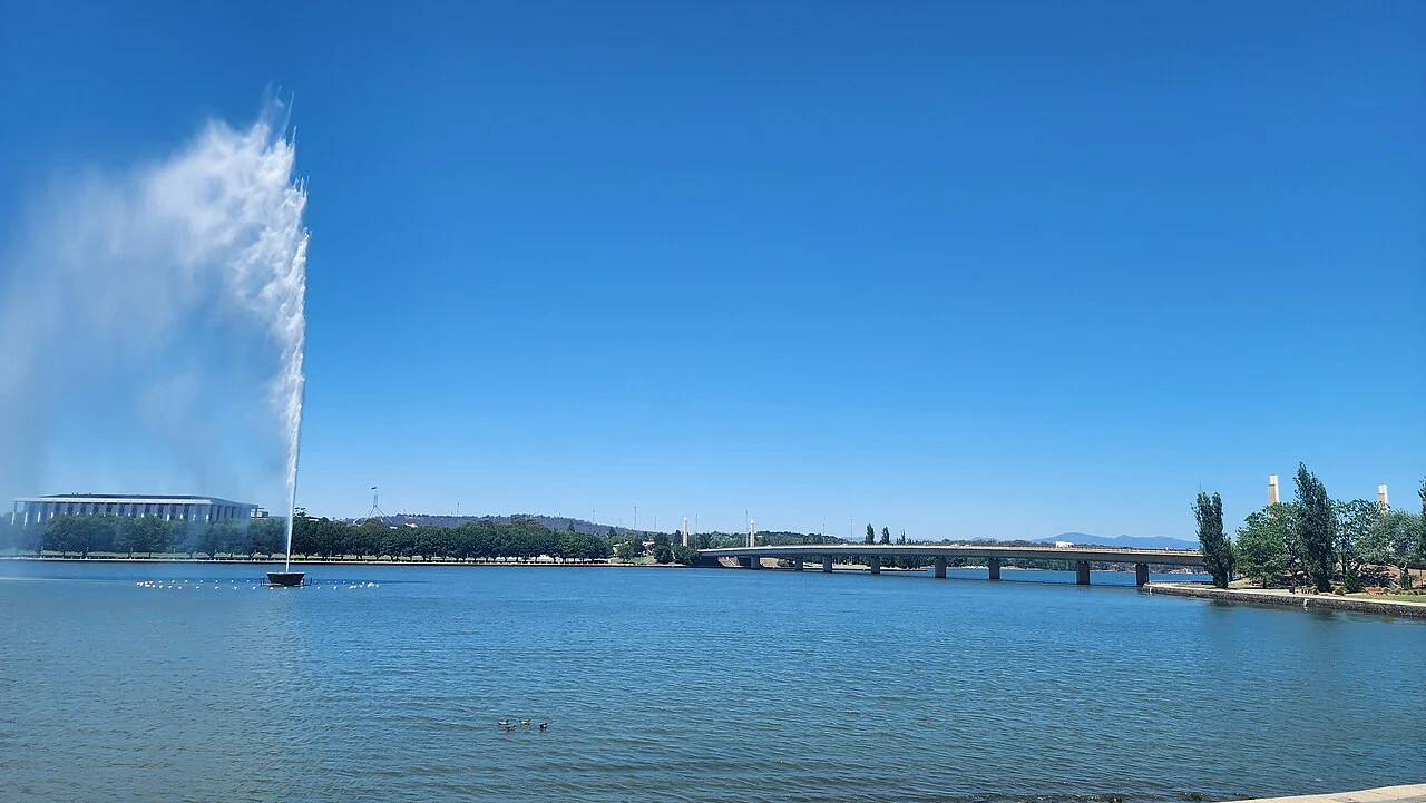 Lake Burley Griffin and Canberra landmarks